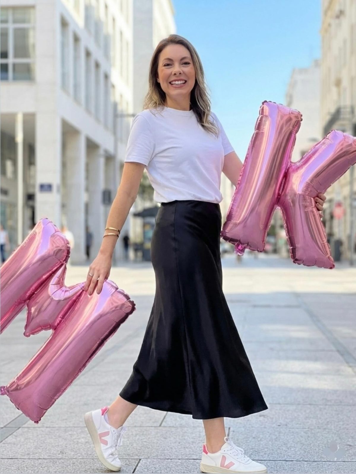 Helena Timponi comemorando 8 anos de Mary Kay